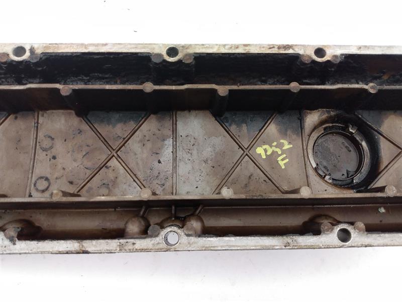 Volvo 245 Valve Cover