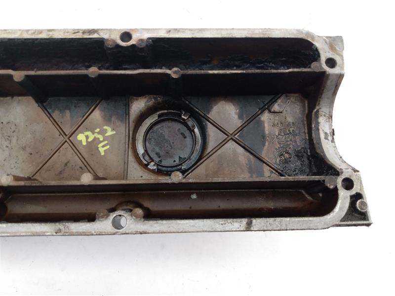 Volvo 245 Valve Cover