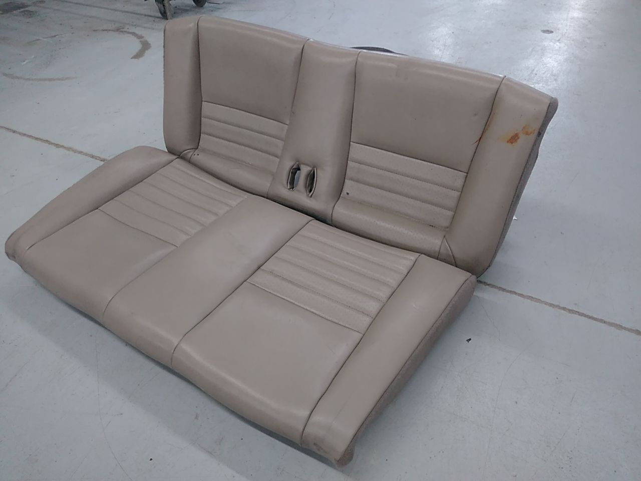 Ford Mustang Rear Seat Set