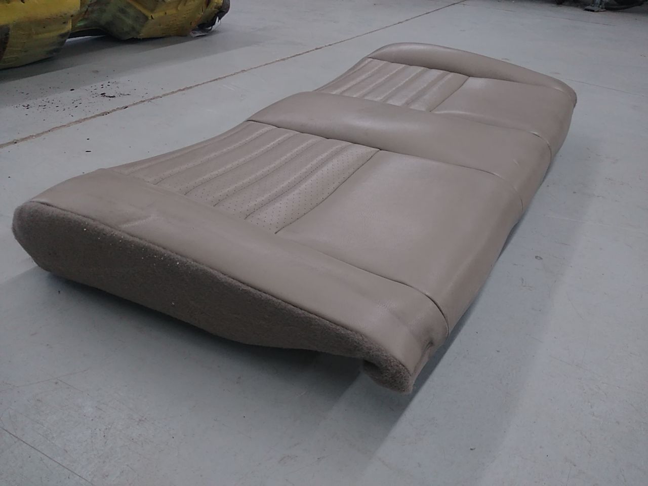 Ford Mustang Rear Seat Set