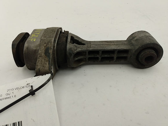 Hyundai Veloster Lower Engine Rod Mount