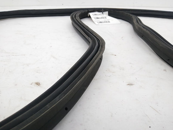 Hyundai Veloster Lid Gate Moulding