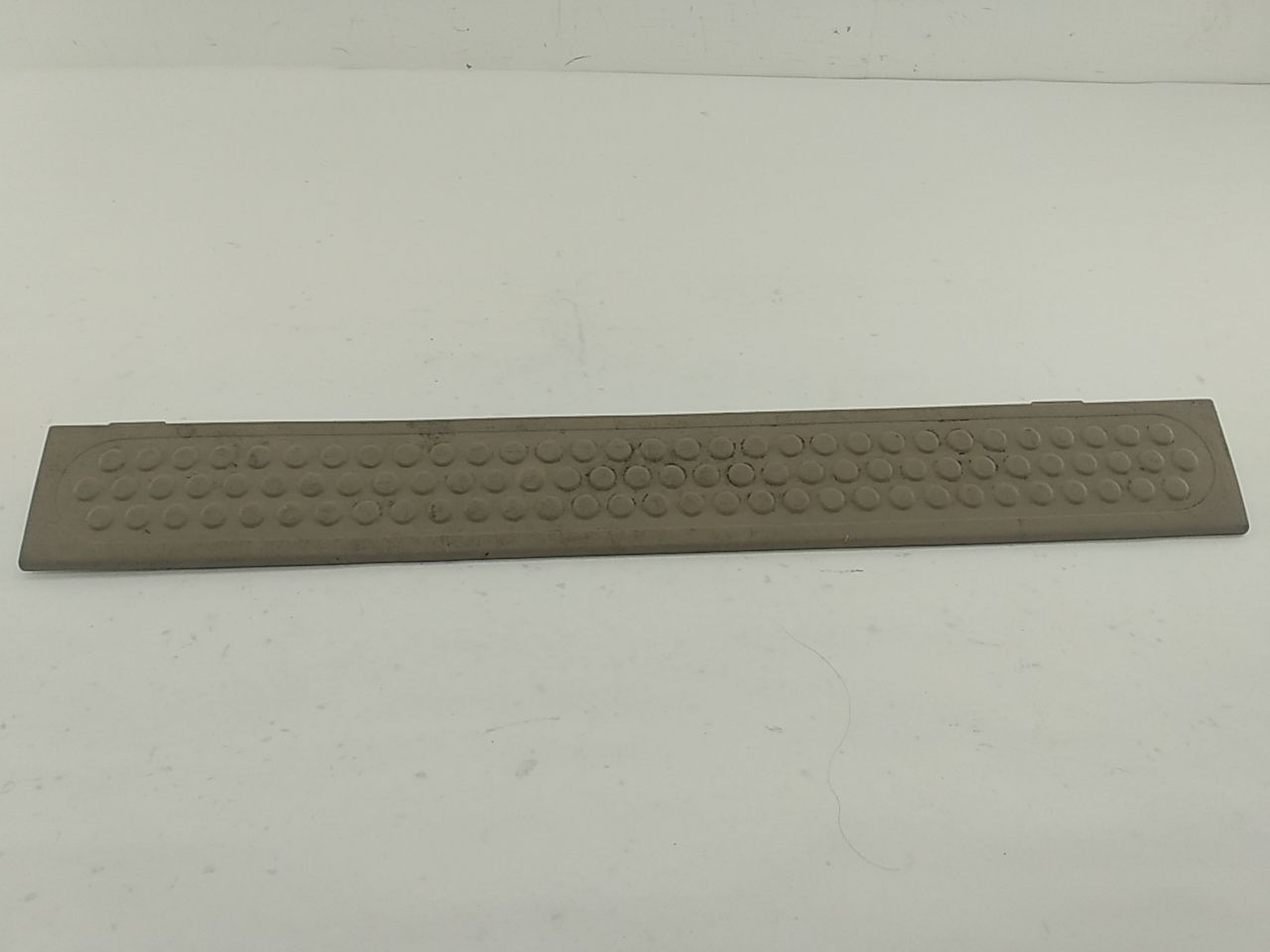 Ford Excursion Pair Of Front Door Sill Trim Panels