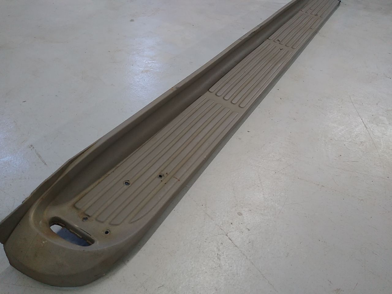 Ford Excursion Front Right Side Skirt