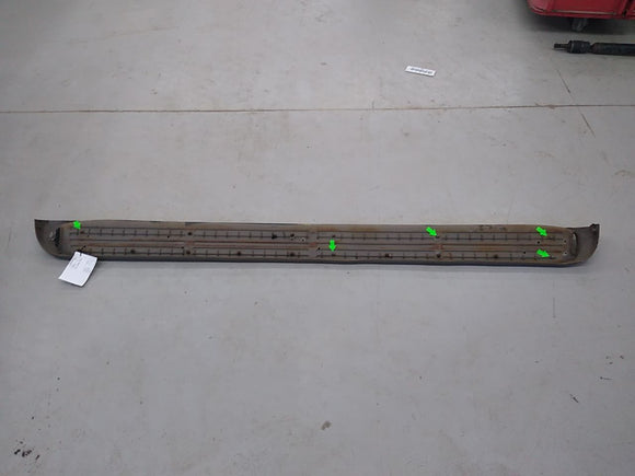 Ford Excursion Front Right Side Skirt