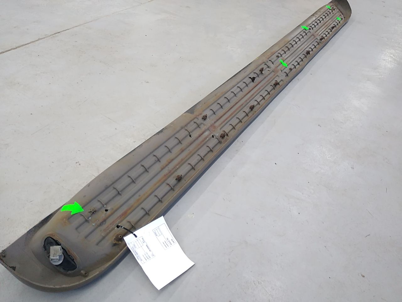 Ford Excursion Front Right Side Skirt