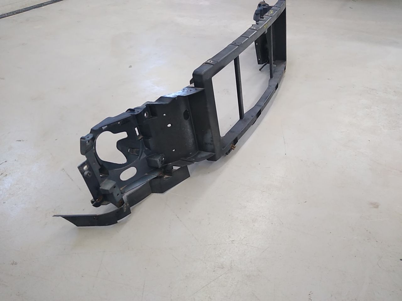 Ford Excursion Front Bumper Filler