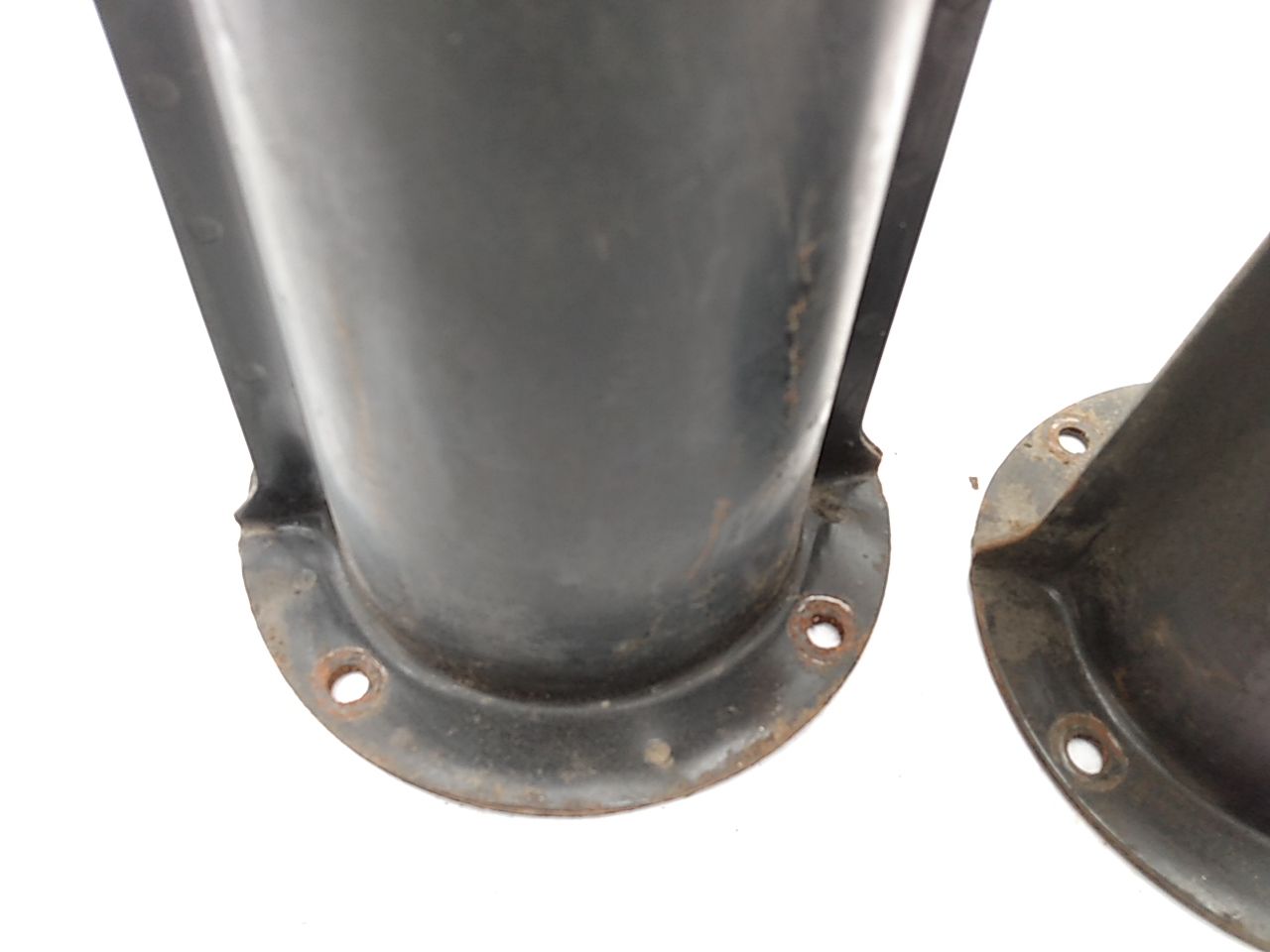 Land Rover Discovery  Pair Of Front Shock Tower Turrets