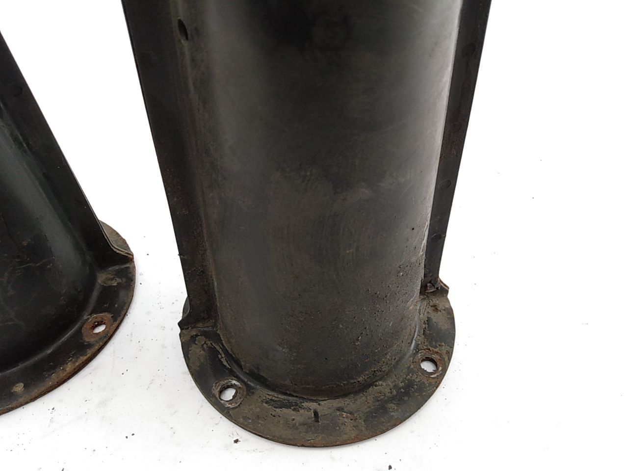 Land Rover Discovery  Pair Of Front Shock Tower Turrets