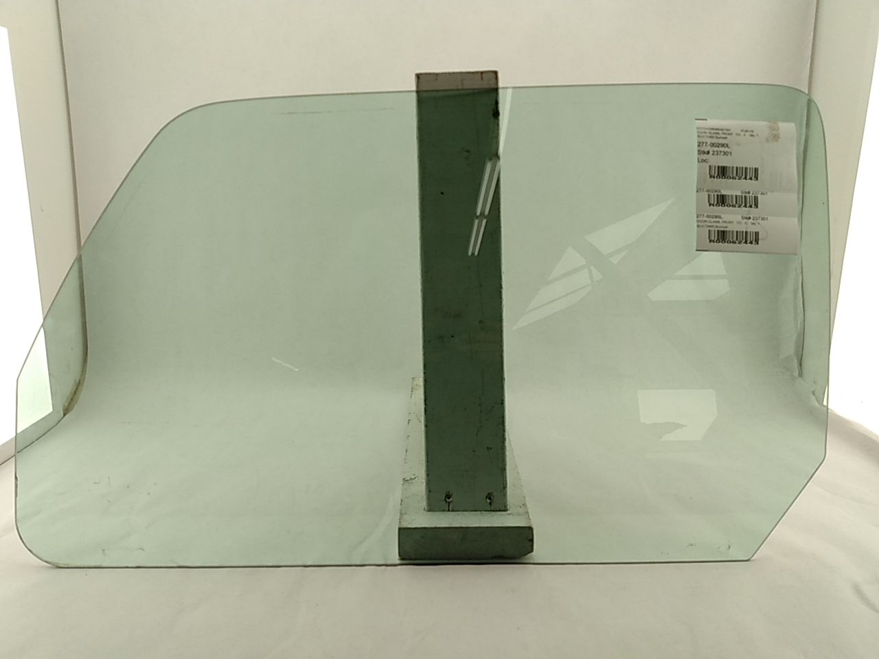 Hummer H3 Front Left Door Glass