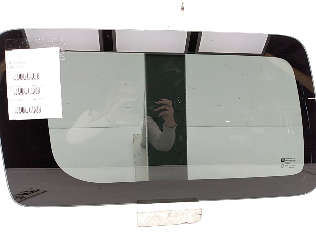 Hummer H3 Rear Left Quarter Glass