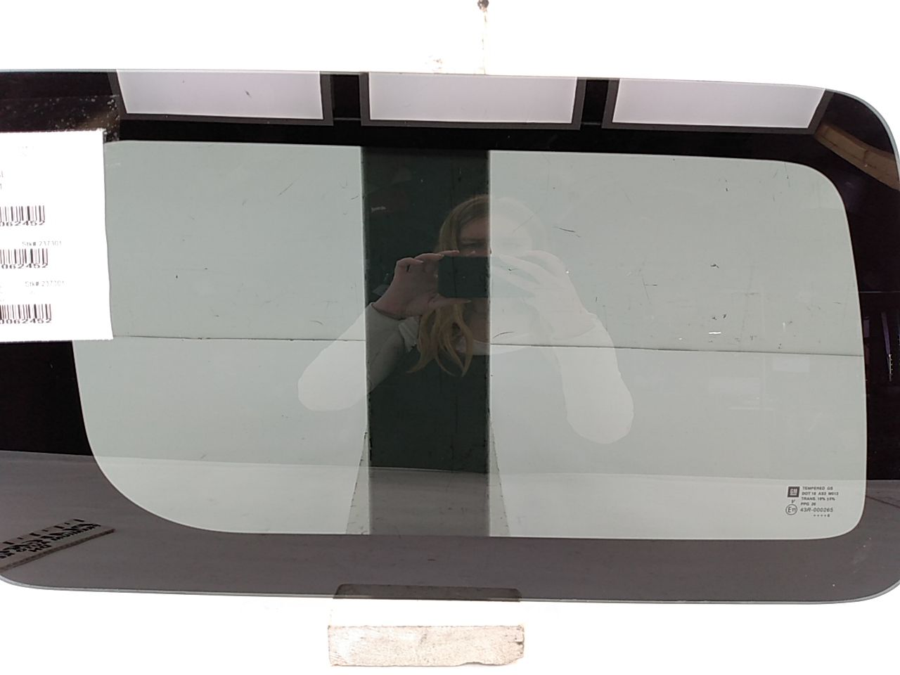 Hummer H3 Rear Left Quarter Glass