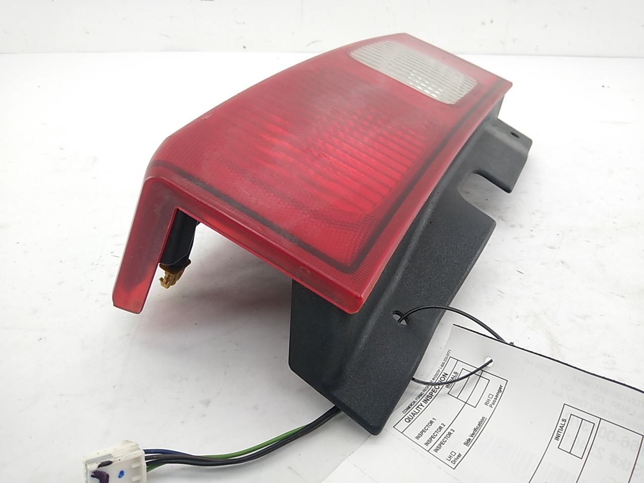 Hummer H3 Rear Right Tail Lamp Assembly