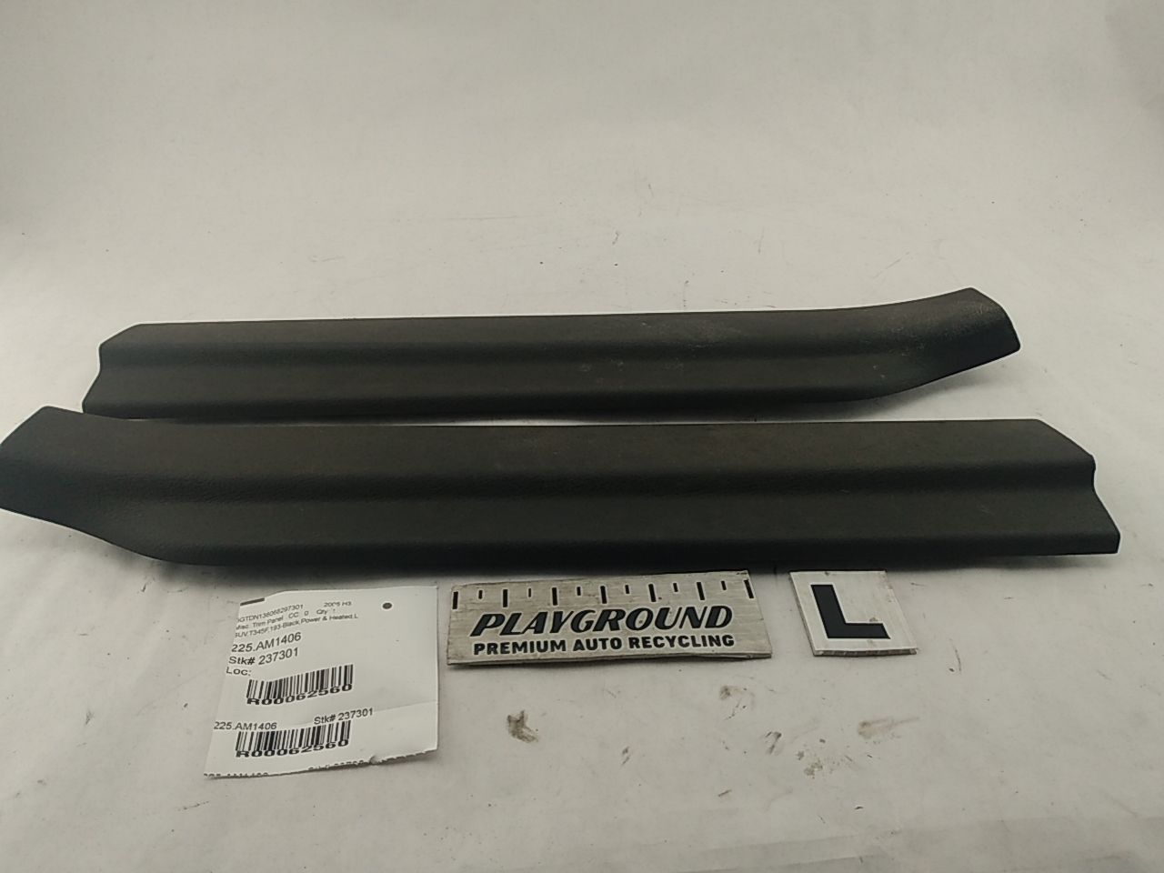 Hummer H3 Pair Of Front Door Sill Plates - 0