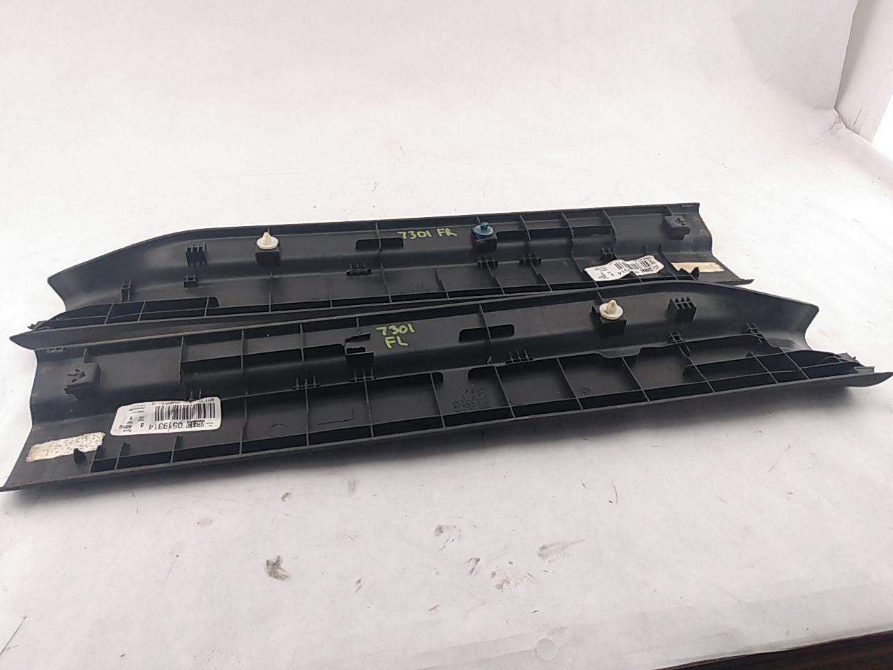 Hummer H3 Pair Of Front Door Sill Plates