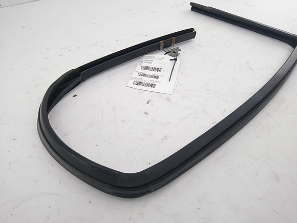 Hummer H3 Front Right Door Moulding