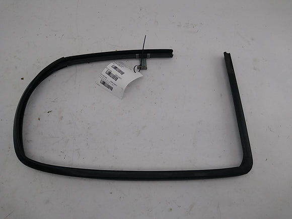 Hummer H3 Front Right Door Moudling