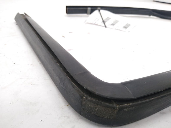 Hummer H3 Front Left Door Moudling