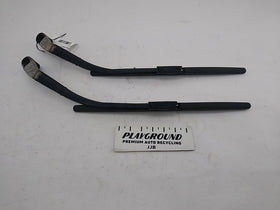Hummer H3 Pair Of Wiper Arms