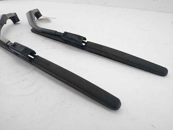 Hummer H3 Pair Of Wiper Arms