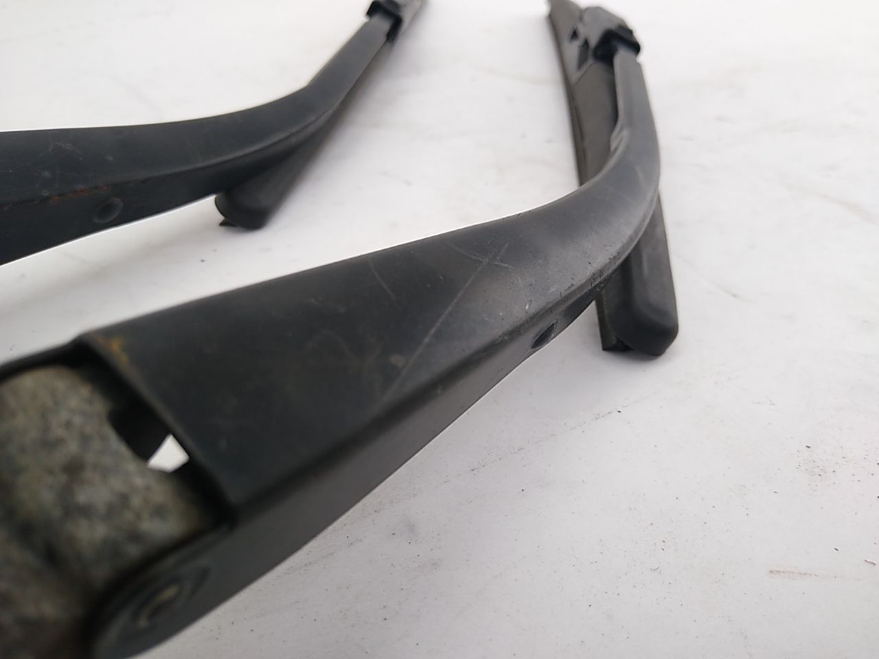 Hummer H3 Pair Of Wiper Arms