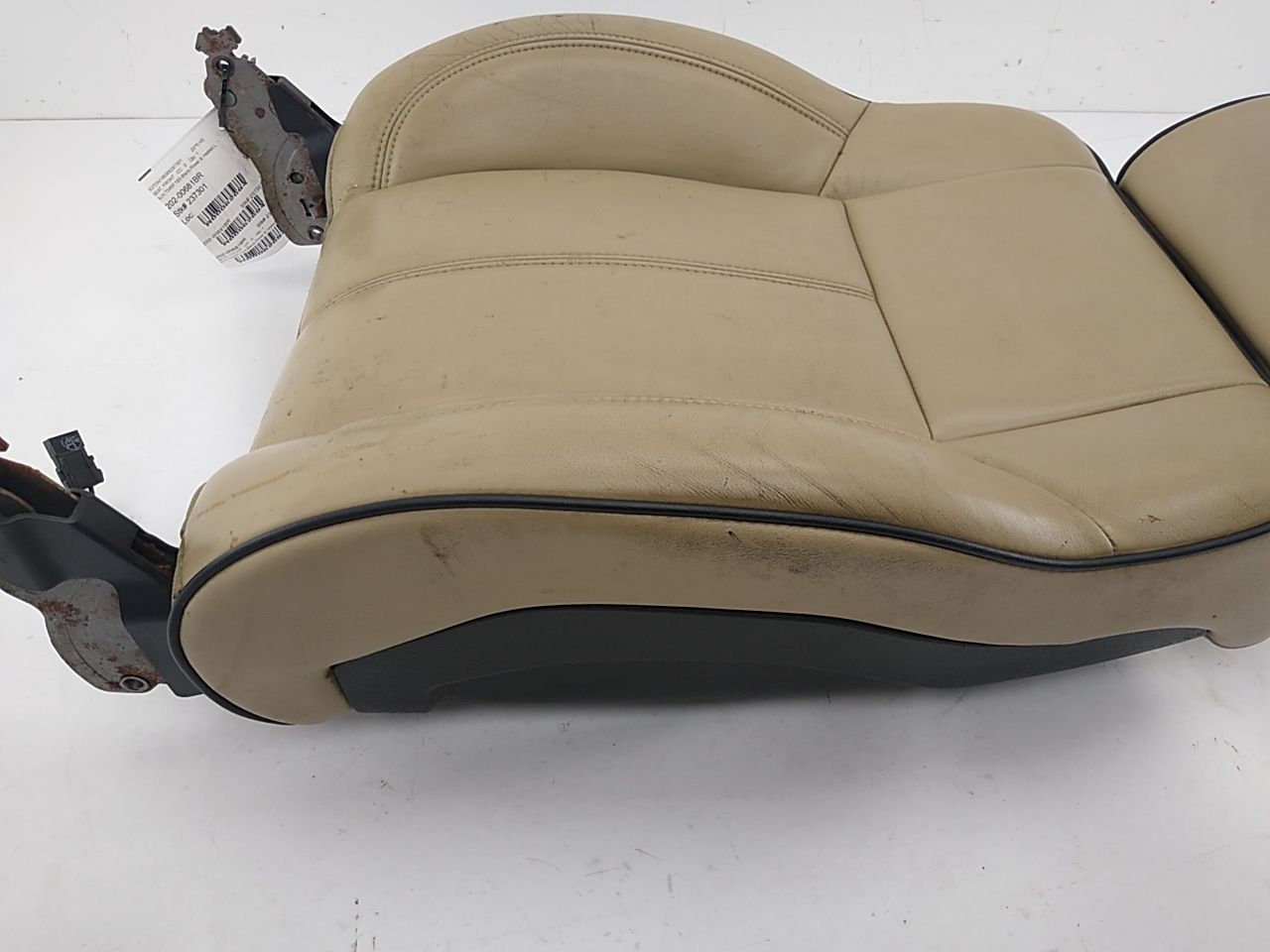 Hummer H3 Front Right Seat Back Rest