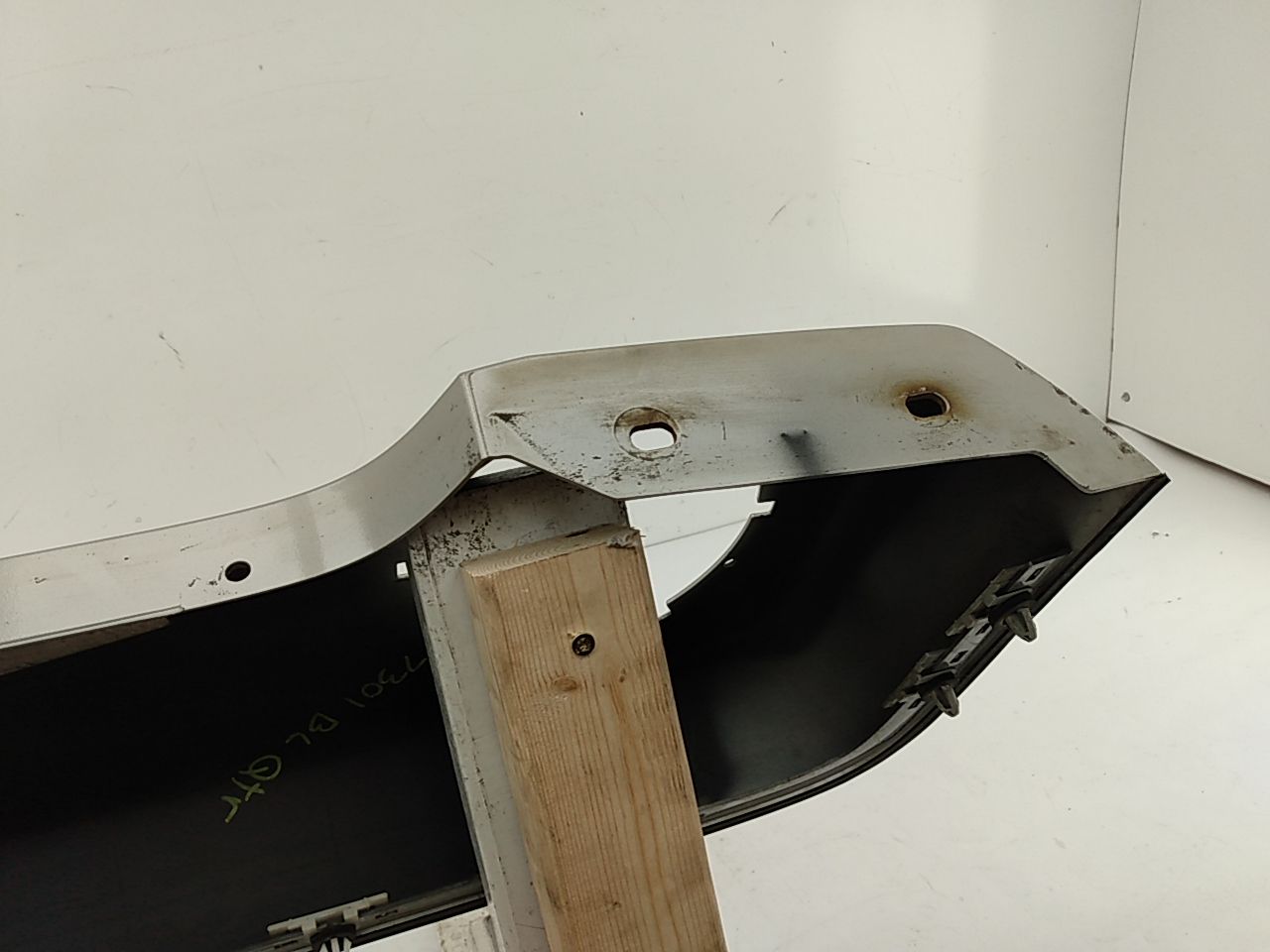 Hummer H3 Rear Left Quarter Moulding