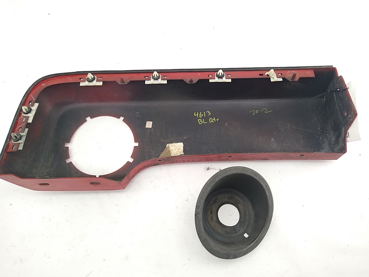 Hummer H3 Rear Left Quarter Moulding