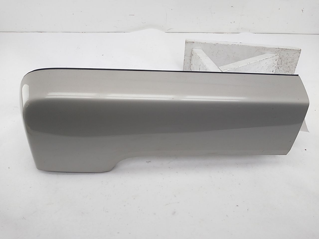 Hummer H3 Rear Right Quarter Moulding - 0