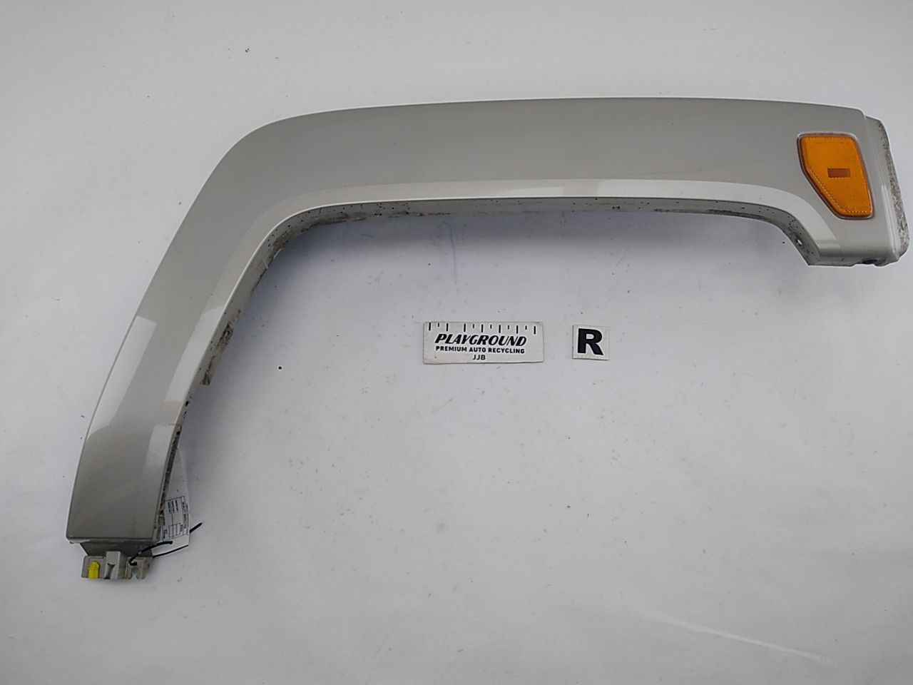 Hummer H3 Front Right Fender Moulding