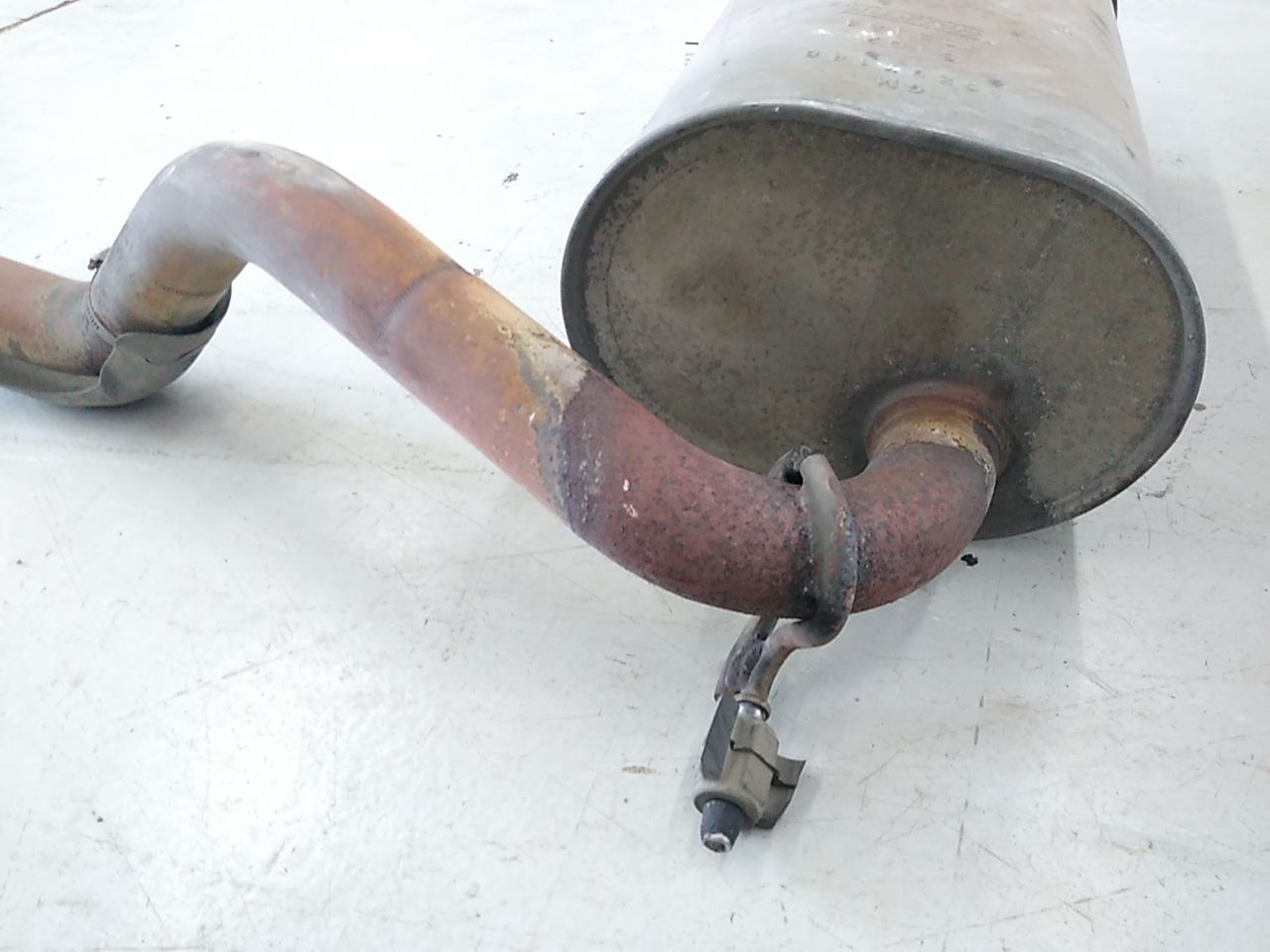 Hummer H3 Exhaust Pipe WIth Muffler