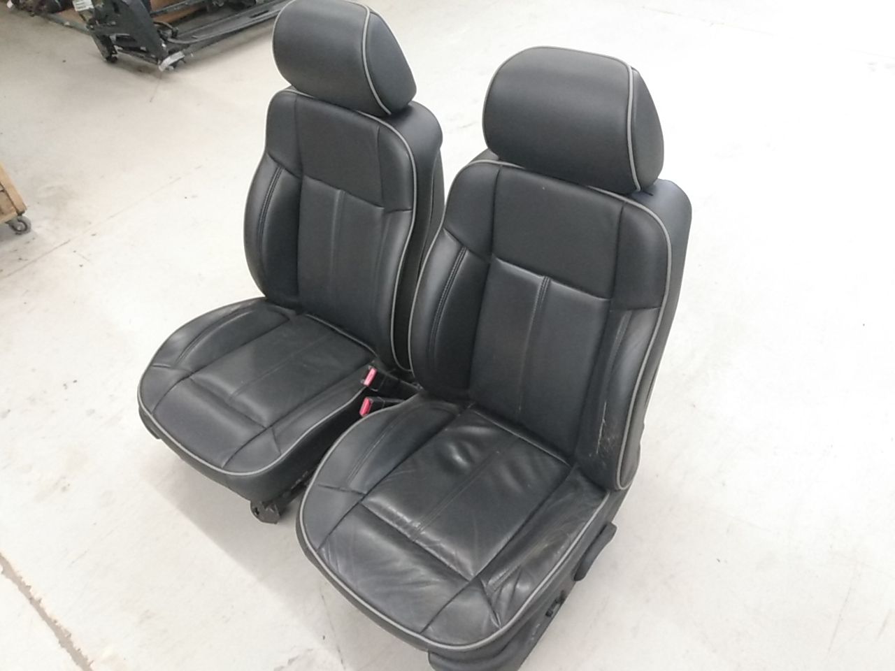 Hummer H3 Front Seat Set