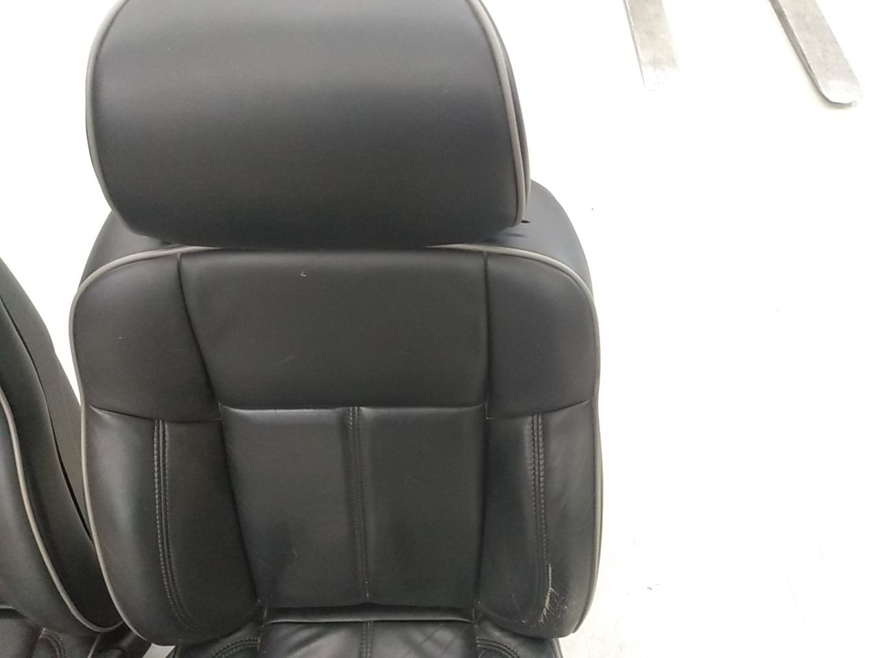 Hummer H3 Front Seat Set