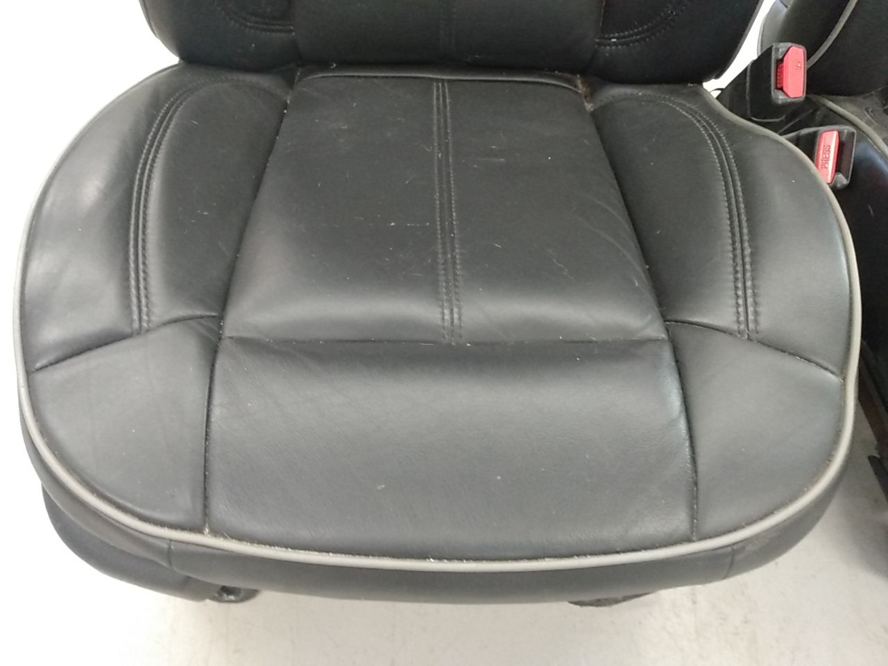 Hummer H3 Front Seat Set