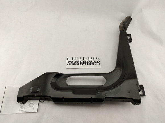 Saturn Sky Front Right Fender Inner Support Bracket