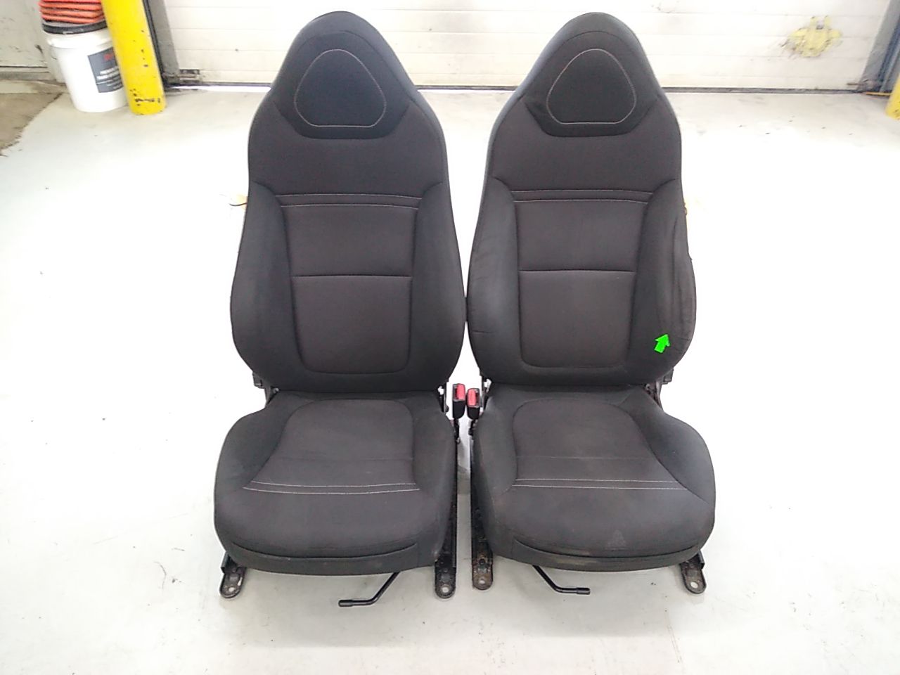 Saturn Sky Pair of Front Seats - 0