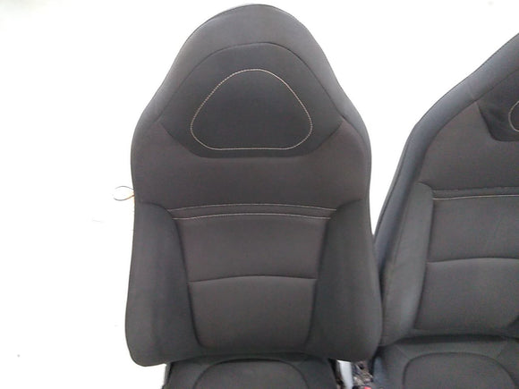 Saturn Sky Pair of Front Seats