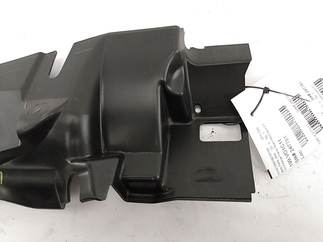 Volvo C30 Front Left Air Guide Panel