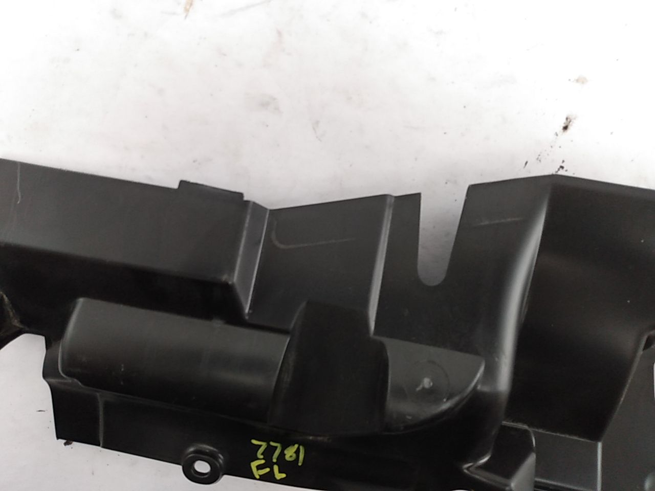 Volvo C30 Front Left Air Guide Panel