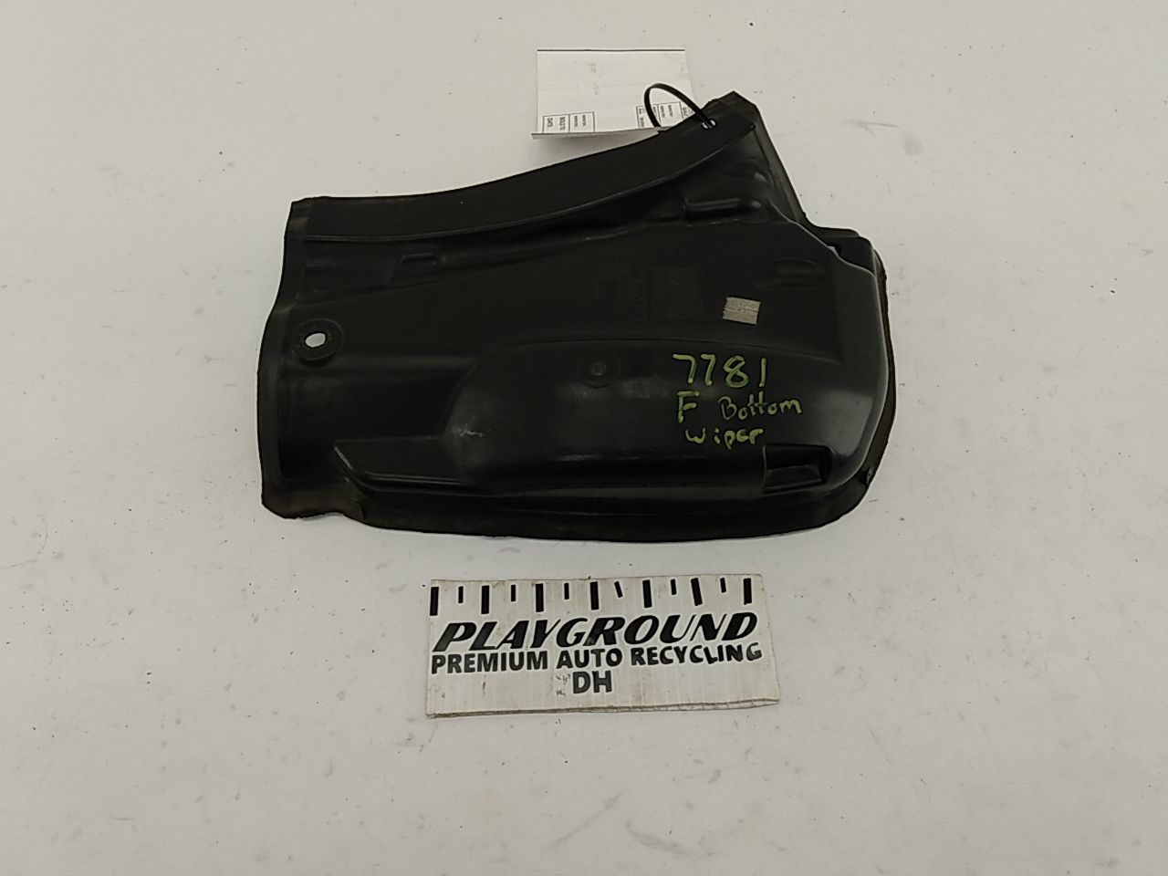 Volvo C30 Lower Wiper Cover