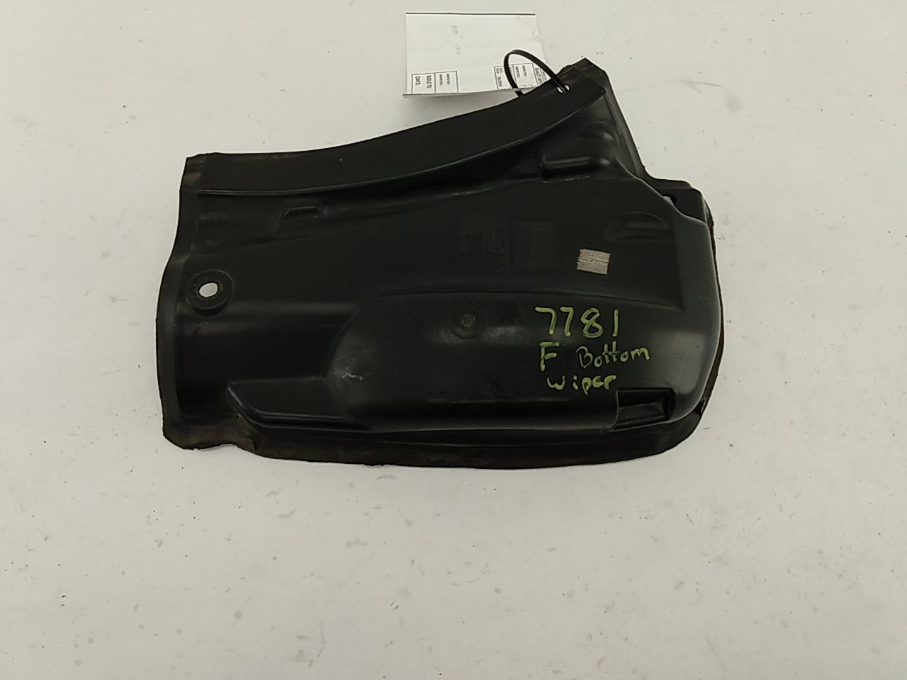 Volvo C30 Lower Wiper Cover - 0