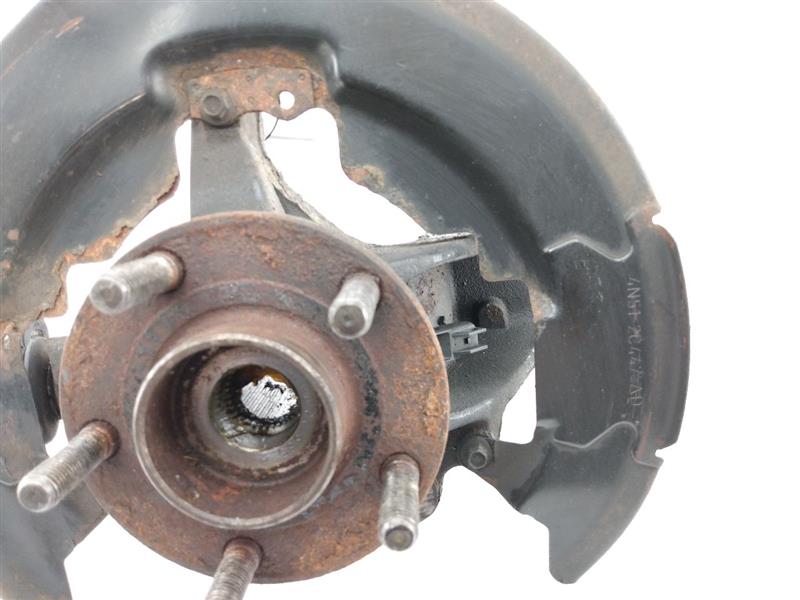 Volvo C30 Front Right Knuckle & Hub Assembly W/ Ball Joint