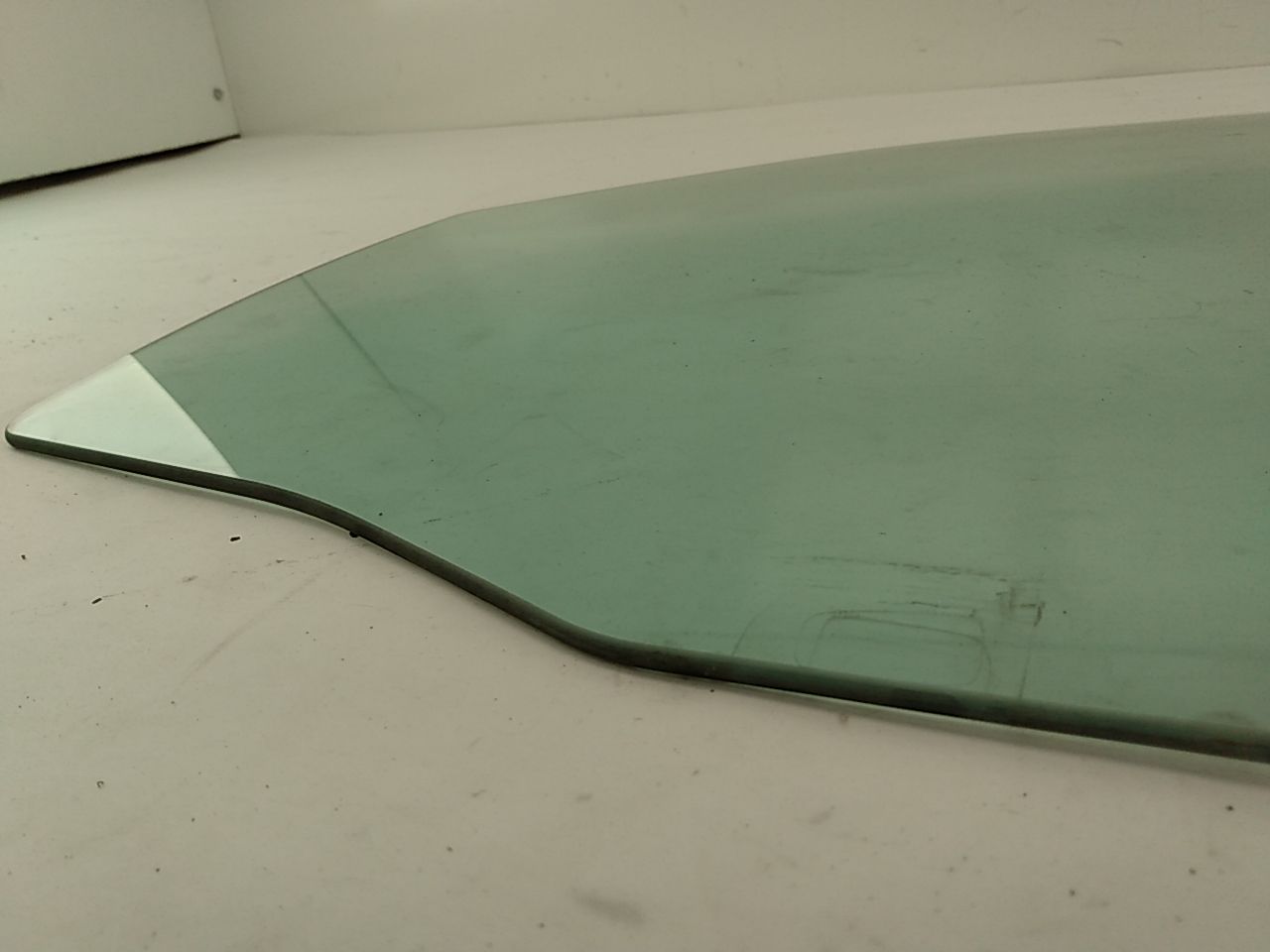 Volvo C30 Front Left Door Glass