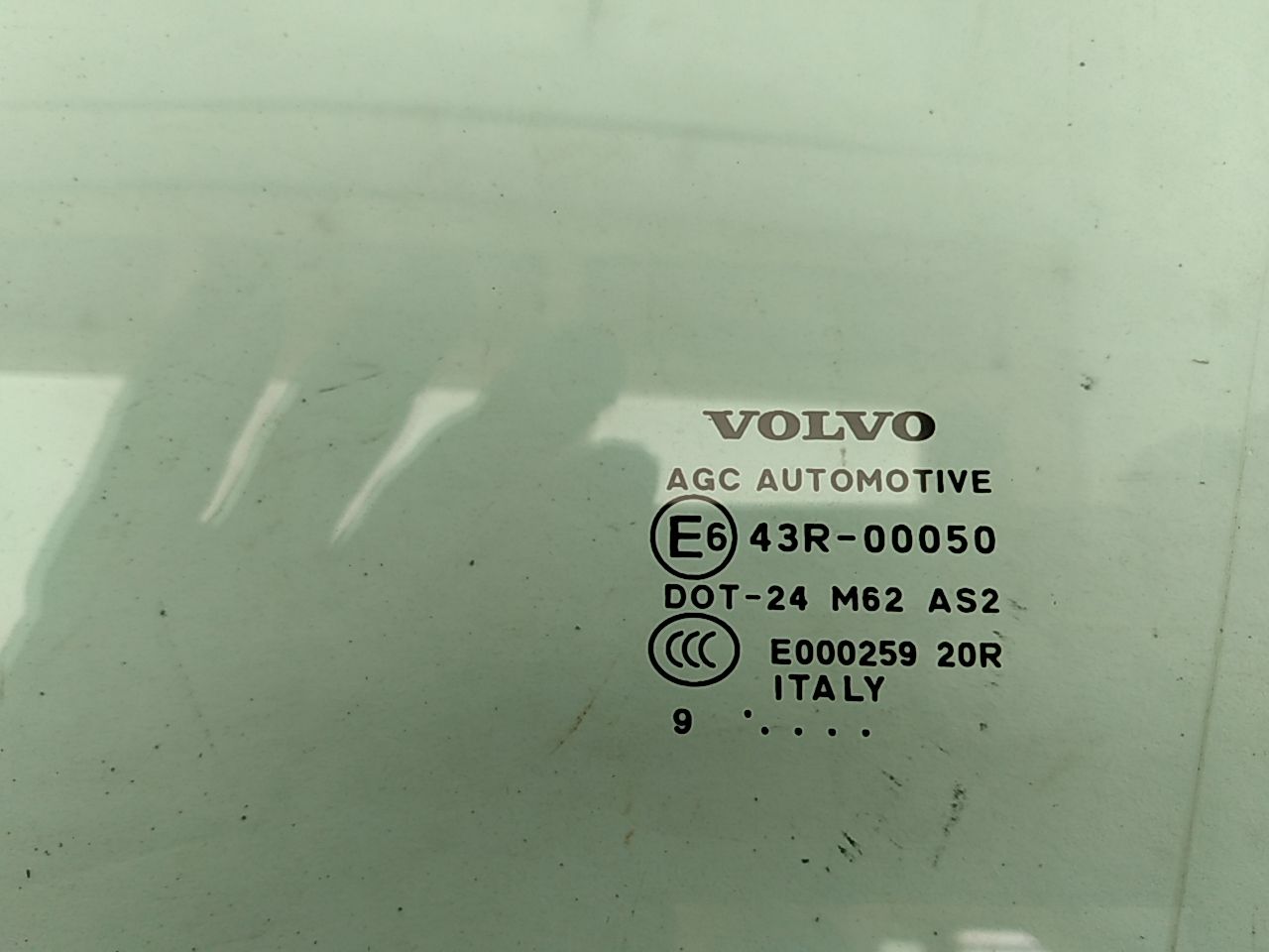 Volvo C30 Front Left Door Glass