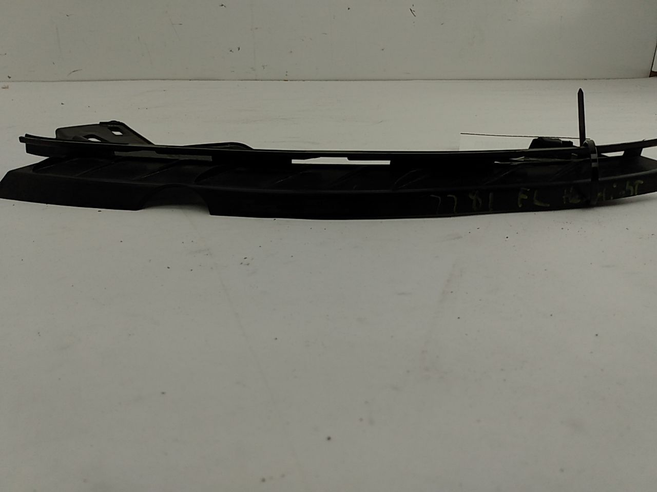 Volvo C30 Front Left Headlight Mount Bracket