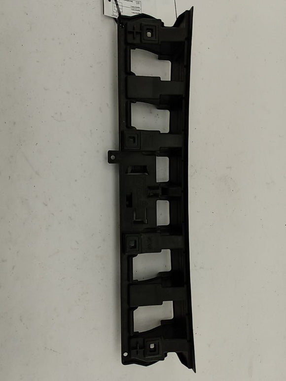 Volvo C30 Rear Center Bumper Cover Bracket