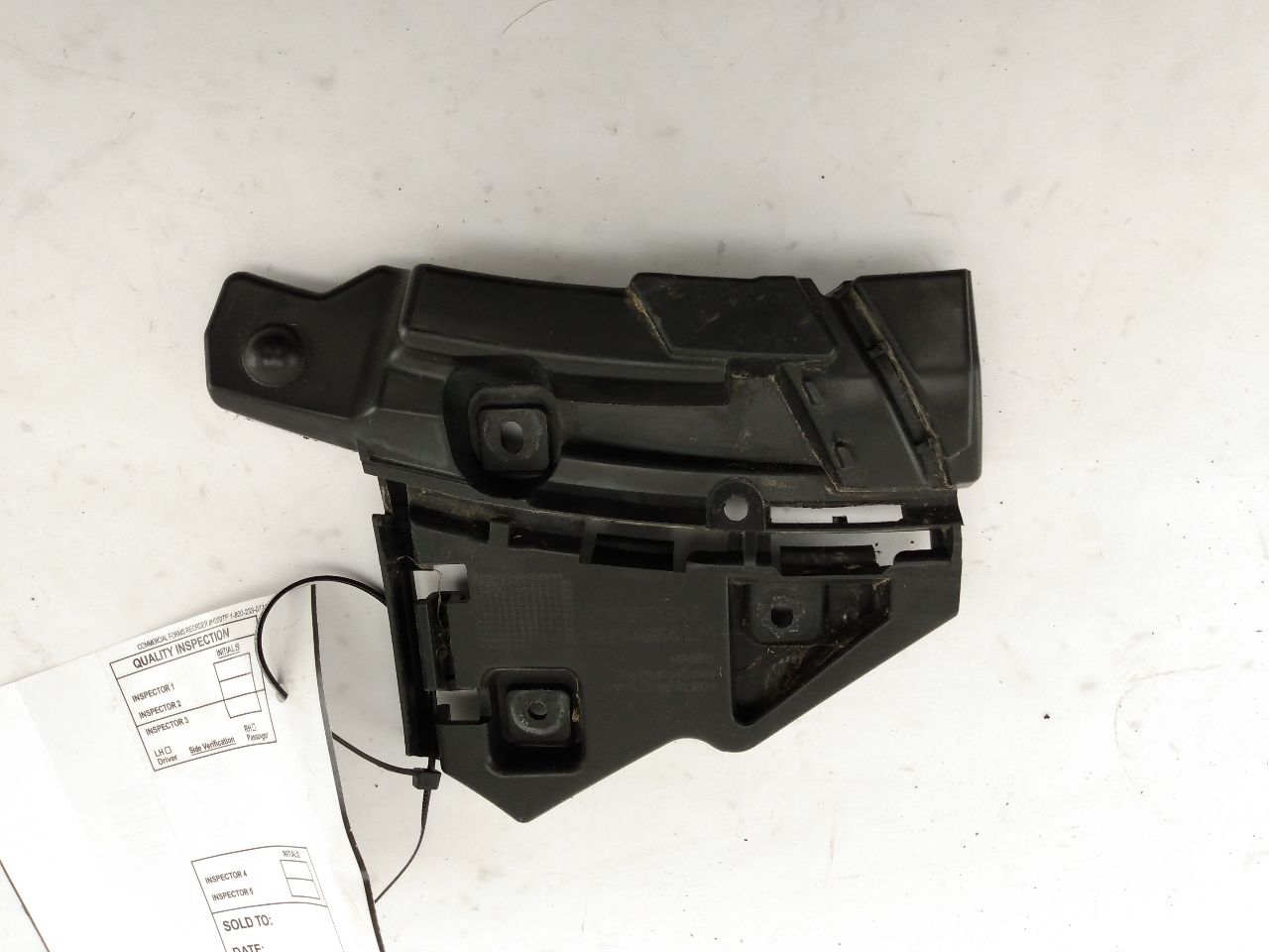 Volvo C30 Front Left Fender Mounting Bracket - 0