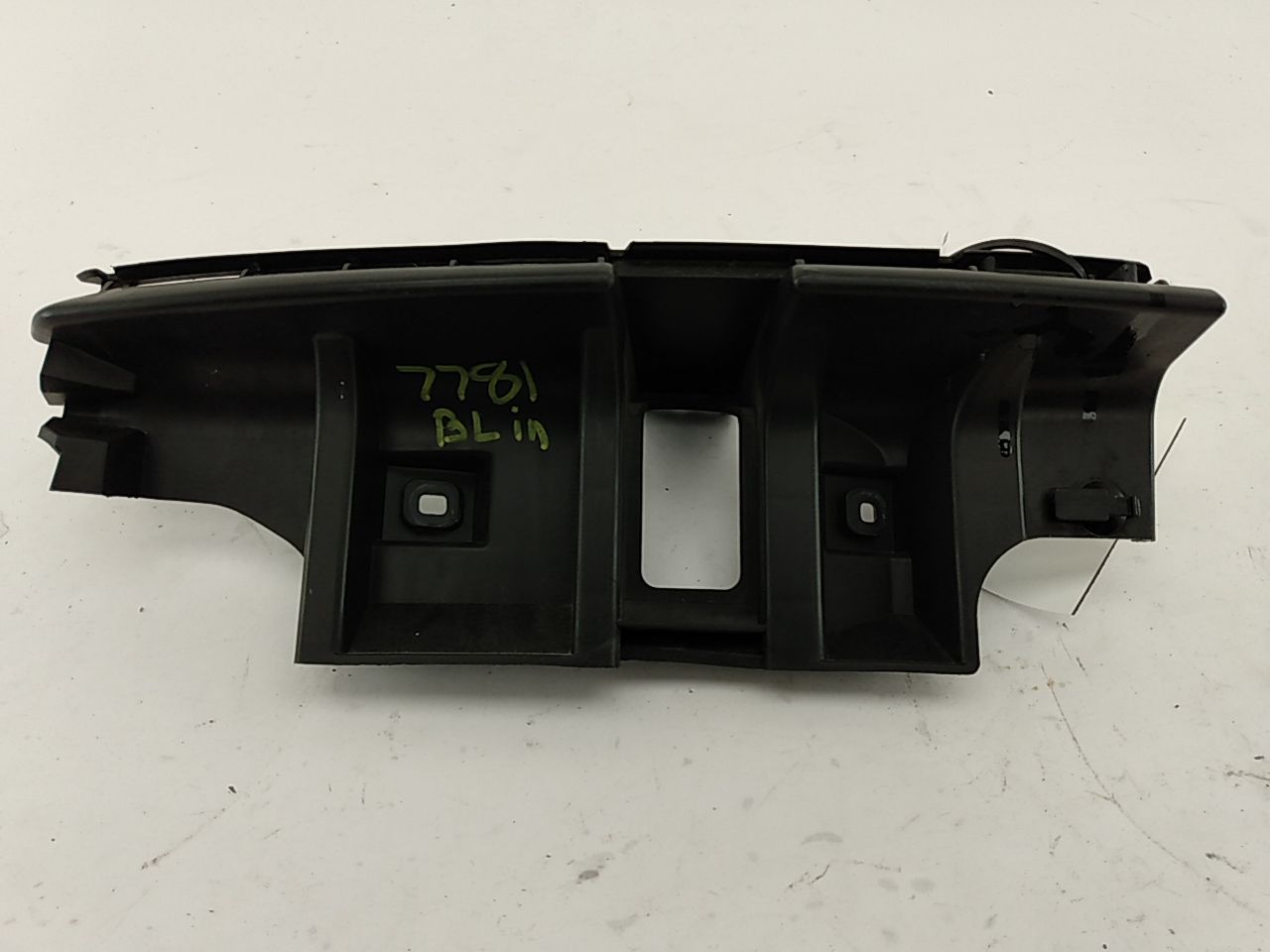 Volvo C30 Rear Left Inner Bumper Bracket - 0