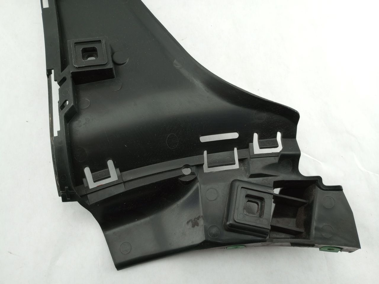 Volvo C30 Rear Right Outer Bumper Bracket