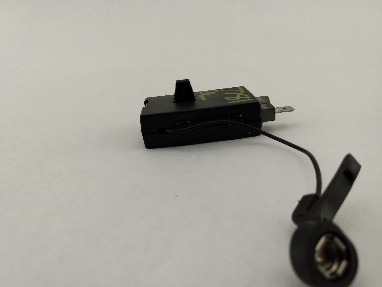 Volvo C30 Left Side Antenna Amplifier